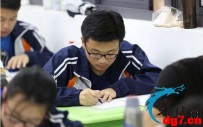 左手投资，右手陪读，马尼拉的中国妈妈